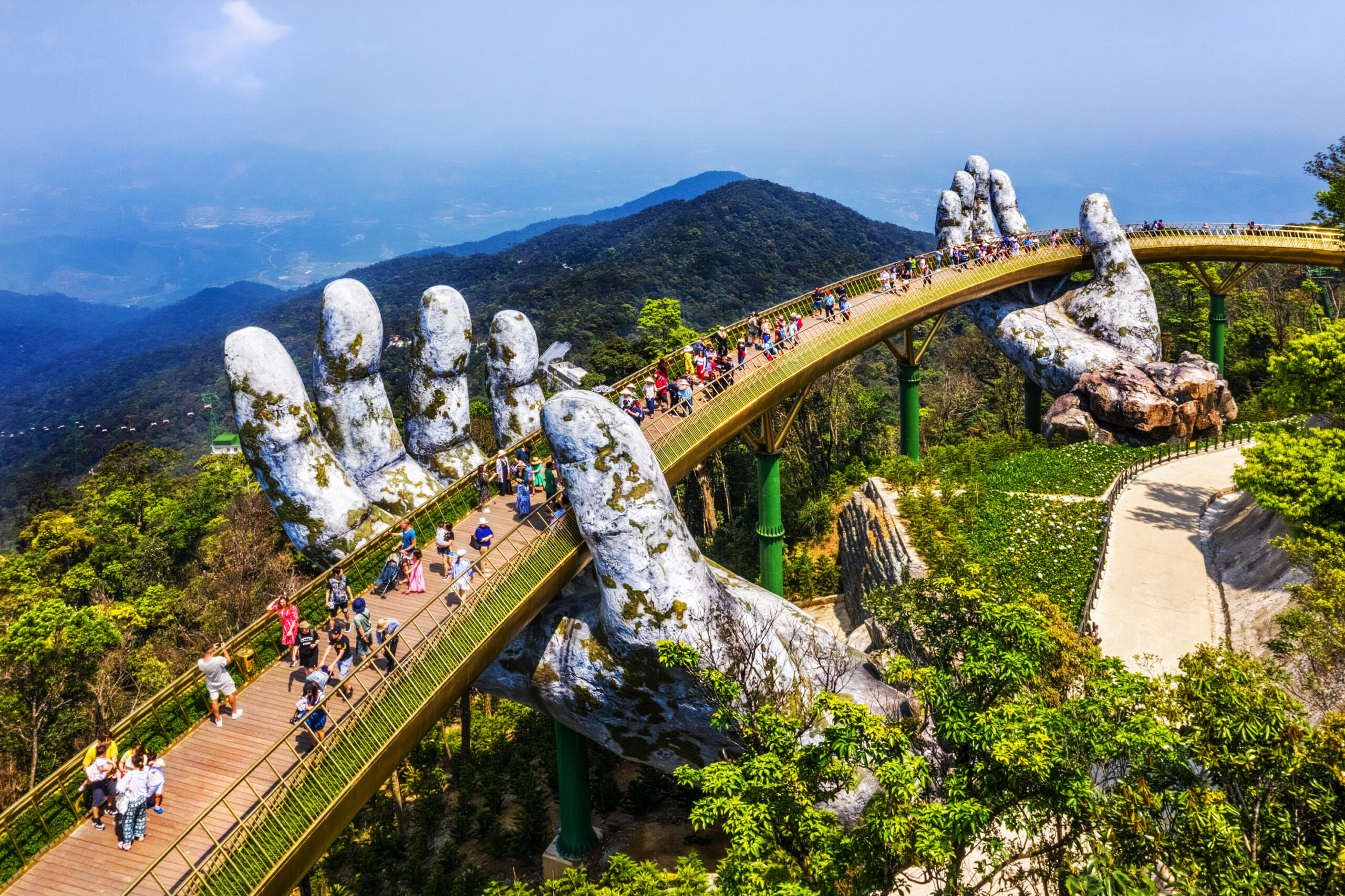 Top 10 Tourist Attractions in Vietnam, Danang Golden Bridge